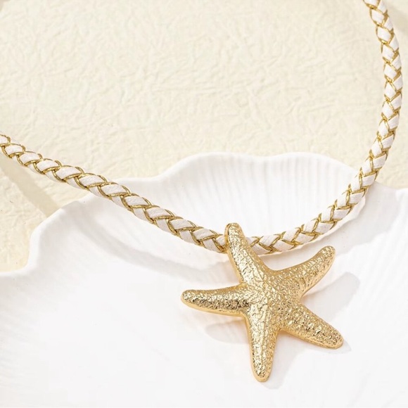 Gold-Tone Starfish Necklace & Earring Set โ Beachy Chic Vibes! - Picture 2 of 4